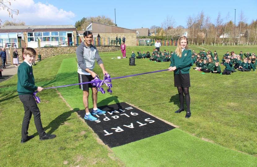 Rishi Sunak opens Richmond Methodist Primary School running track