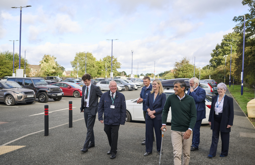 Rishi Sunak with transport representatives