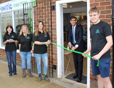 Rishi Sunak opens Pet Finatic